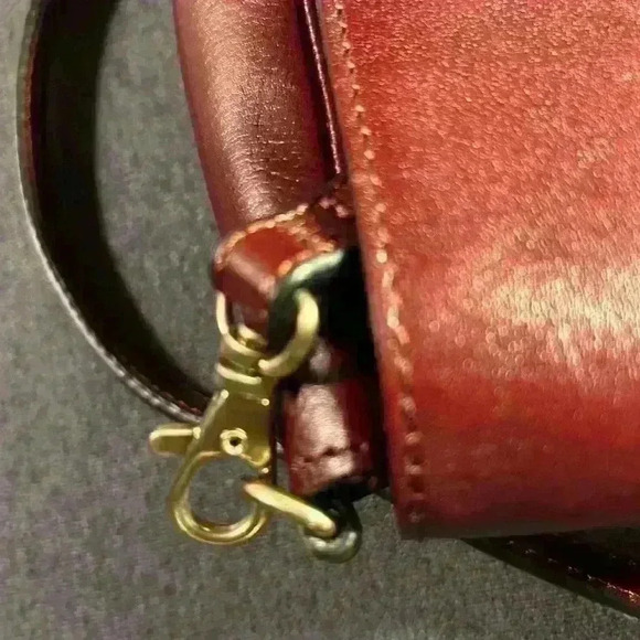 Vintage Etienne Aigner purse - Picture 8 of 13